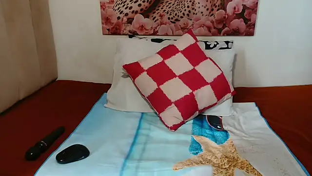 Snapshot of GorillaGripCunt77 chatting on April 9, 2026, 6:19 am GorillaGripCunt77 online show from April 9, 2026, 6:19 am