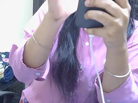 Snapshot of fairy_queen07 chatting on February 9, 2026, 9:18 am fairy queen07 online show from February 9, 2026, 9:18 am