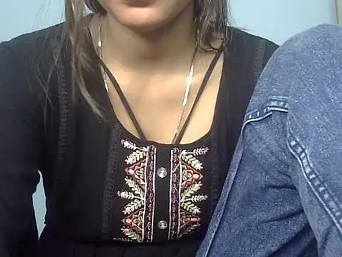 Snapshot of Nura7 chatting on November 18, 2025, 11:26 pm Nura7 online show from November 18, 2025, 11:26 pm