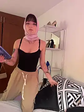 Snapshot of AriaBlush_18 chatting on September 27, 2025, 10:38 pm AriaBlush 18 online show from September 27, 2025, 10:38 pm