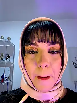 Snapshot of AriaBlush_18 chatting on September 12, 2025, 11:04 pm AriaBlush 18 online show from September 12, 2025, 11:04 pm