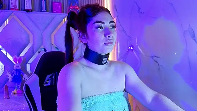 Sophia tf online show from March 28, 2026, 8:10 pm