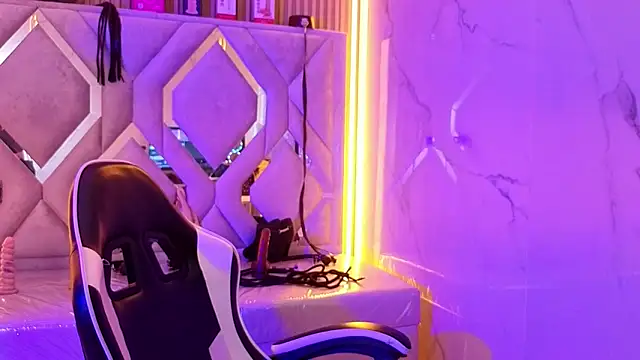 Sophia tf online show from April 10, 2026, 8:16 pm