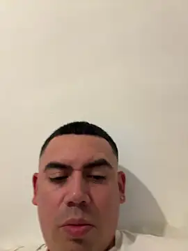 davidxxx099 online show from April 13, 2026, 5:50 pm