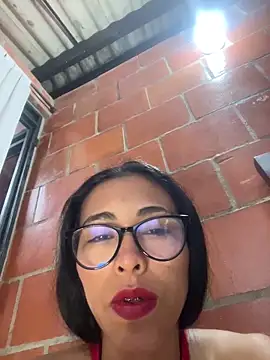 Emma  cumlovee online show from March 12, 2026, 11:58 am