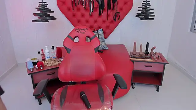 Miiaa Foxyy  online show from September 13, 2025, 4:23 am