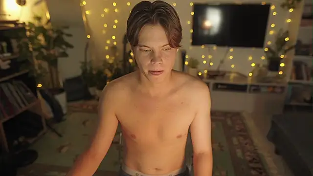 RusBradPitt online show from July 16, 2026, 1:19 pm