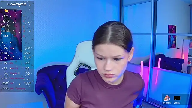 Snapshot of Lunamytrend chatting on September 10, 2025, 12:04 pm Lunamytrend online show from September 10, 2025, 12:04 pm