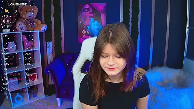 Snapshot of Lunamytrend chatting on December 3, 2025, 6:14 am Lunamytrend online show from December 3, 2025, 6:14 am