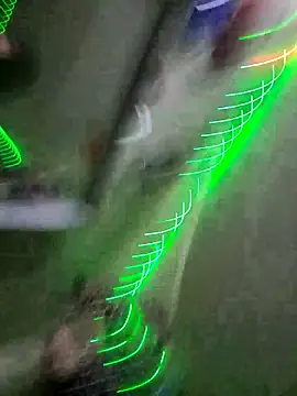 bearded cross online show from December 19, 2025, 5:43 am