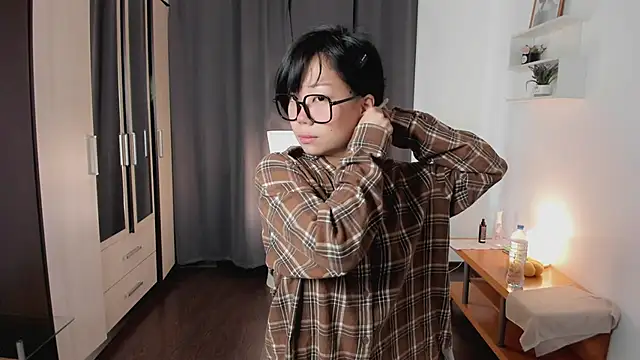  molly molly molly  online show from November 28, 2025, 10:48 am