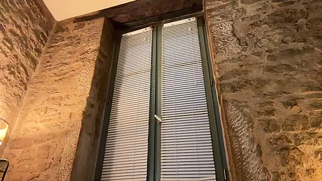 tamtamat46 online show from October 24, 2025, 5:12 pm