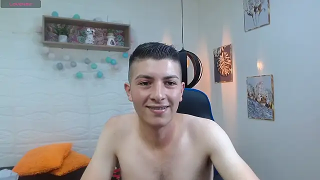 Snapshot of taner_king chatting on September 18, 2025, 4:26 am taner king online show from September 18, 2025, 4:26 am