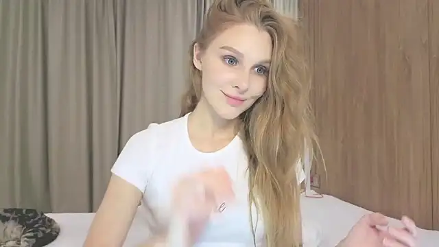 Snapshot of Brigitte_Bardot chatting on September 22, 2025, 6:41 am Brigitte Bardot online show from September 22, 2025, 6:41 am