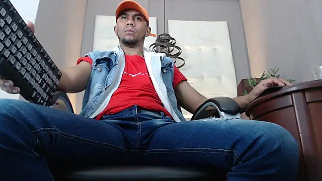 Snapshot of Sander_ath chatting on October 1, 2025, 1:26 pm Sander ath online show from October 1, 2025, 1:26 pm