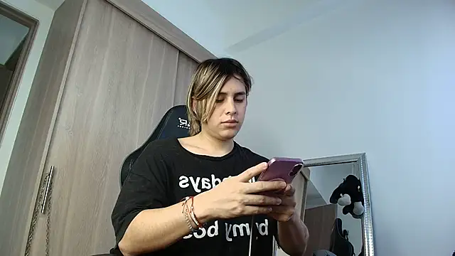 Snapshot of brunothompson3 chatting on September 15, 2025, 10:32 pm brunothompson3 online show from September 15, 2025, 10:32 pm