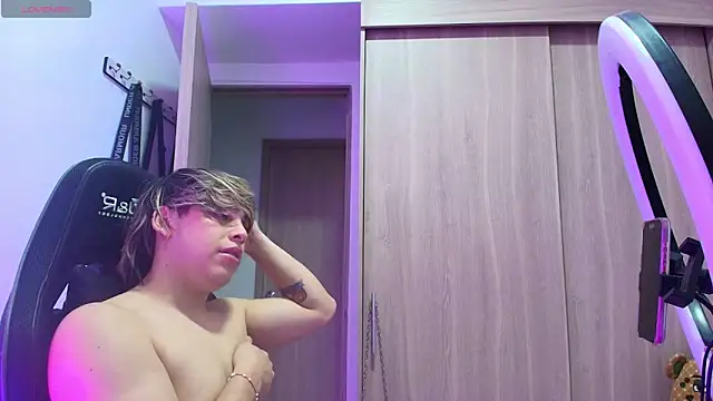 Snapshot of brunothompson3 chatting on October 10, 2025, 1:39 am brunothompson3 online show from October 10, 2025, 1:39 am