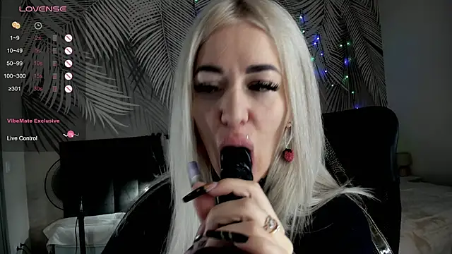 Kira Key online show from March 16, 2026, 1:57 am