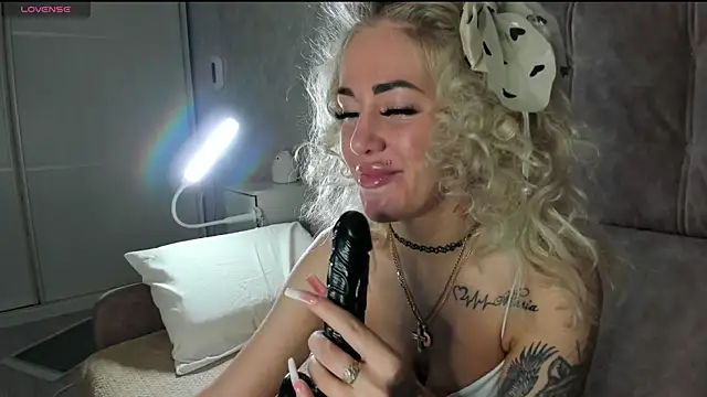 Snapshot of Kira_Key chatting on April 20, 2026, 11:50 pm Kira Key online show from April 20, 2026, 11:50 pm