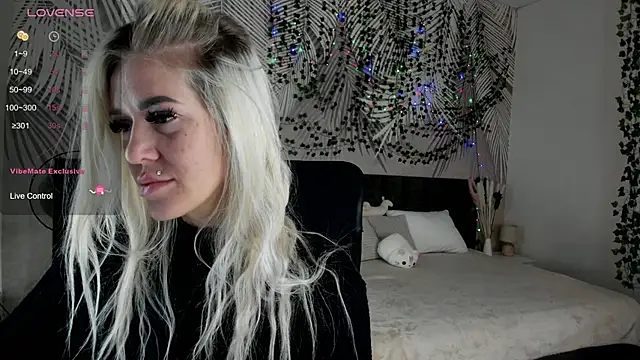 Kira Key online show from February 21, 2026, 1:51 am