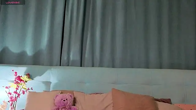 Aurora Bennet online show from February 18, 2026, 11:12 pm