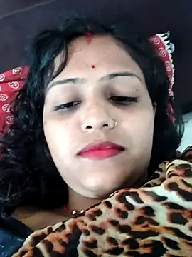 AnanyaKapoor89 online show from October 13, 2025, 10:39 am