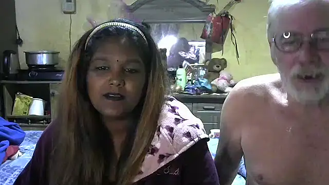 Snapshot of crazyloverstasmike chatting on October 15, 2025, 7:22 pm crazyloverstasmike online show from October 15, 2025, 7:22 pm