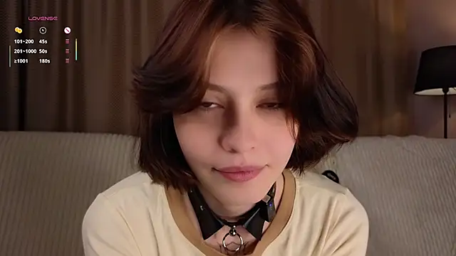 LurleneRamo online show from September 22, 2025, 1:11 am