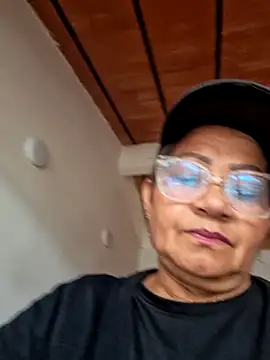 Snapshot of Vickysweeeettt chatting on April 4, 2026, 4:46 pm Vickysweeeettt online show from April 4, 2026, 4:46 pm