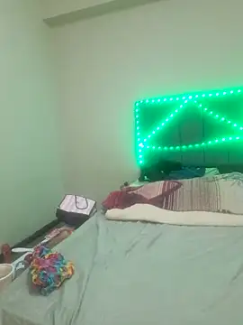 Snapshot of Vickysweeeettt chatting on March 20, 2026, 4:41 pm Vickysweeeettt online show from March 20, 2026, 4:41 pm