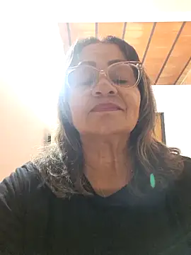 Snapshot of Vickysweeeettt chatting on April 8, 2026, 2:02 am Vickysweeeettt online show from April 8, 2026, 2:02 am