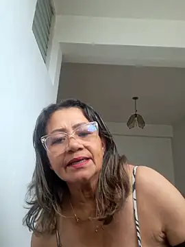 Snapshot of Vickysweeeettt chatting on April 16, 2026, 1:34 pm Vickysweeeettt online show from April 16, 2026, 1:34 pm