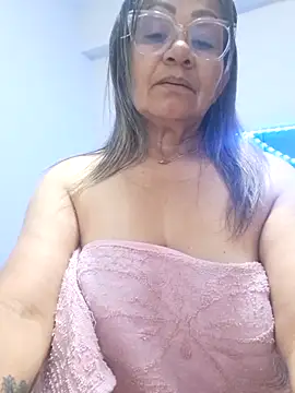 Snapshot of Vickysweeeettt chatting on March 16, 2026, 3:47 am Vickysweeeettt online show from March 16, 2026, 3:47 am