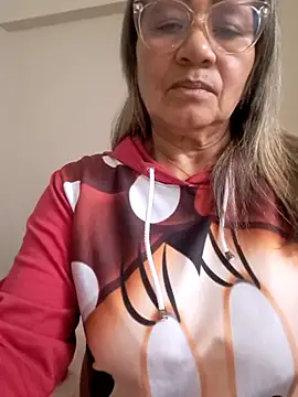 Snapshot of Vickysweeeettt chatting on March 13, 2026, 1:27 pm Vickysweeeettt online show from March 13, 2026, 1:27 pm