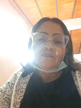 Snapshot of Vickysweeeettt chatting on March 23, 2026, 1:06 am Vickysweeeettt online show from March 23, 2026, 1:06 am