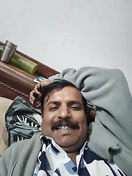 vardh033 online show from November 10, 2025, 9:36 am