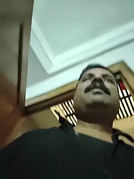 vardh033 online show from December 17, 2025, 4:28 am