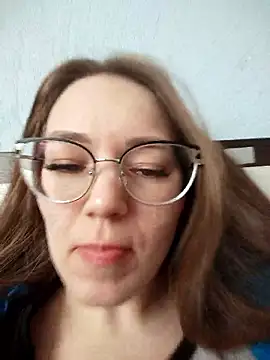 Snapshot of AlisaWyn chatting on January 19, 2026, 5:44 am AlisaWyn online show from January 19, 2026, 5:44 am