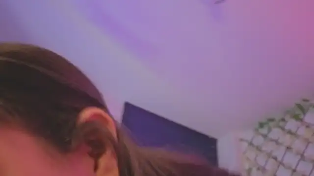 MiaCollinssx online show from November 9, 2025, 1:04 pm