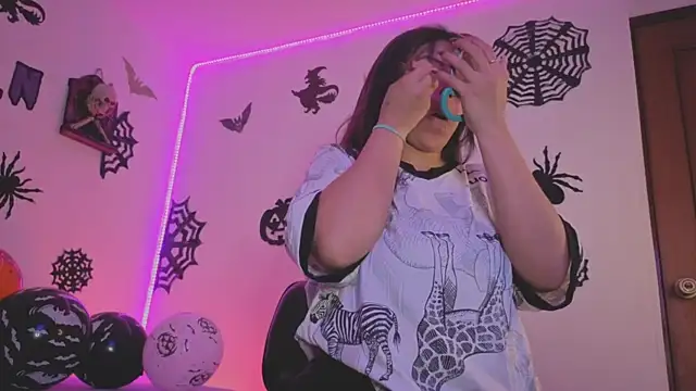 MiaCollinssx online show from October 27, 2025, 3:13 pm