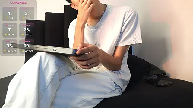 alexmark  online show from December 16, 2025, 1:37 pm