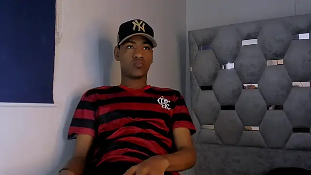 tiago xxx  online show from October 20, 2025, 8:09 pm