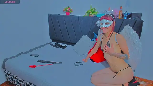 COUPLE25 33 online show from November 2, 2025, 9:36 am