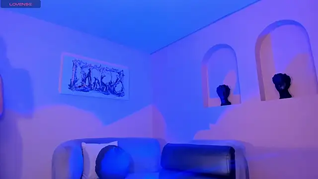 BonnyRose online show from April 17, 2026, 8:11 pm