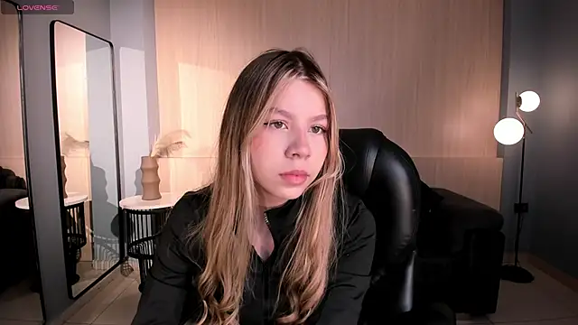 TiffannySins online show from June 16, 2026, 2:55 am