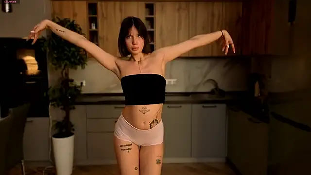 Anny Molly online show from February 18, 2026, 6:11 am