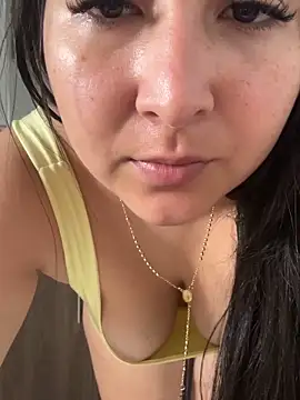 evelyn 1702 online show from September 22, 2025, 7:09 pm