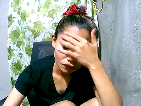 Sweeetgurll online show from October 15, 2025, 2:03 pm