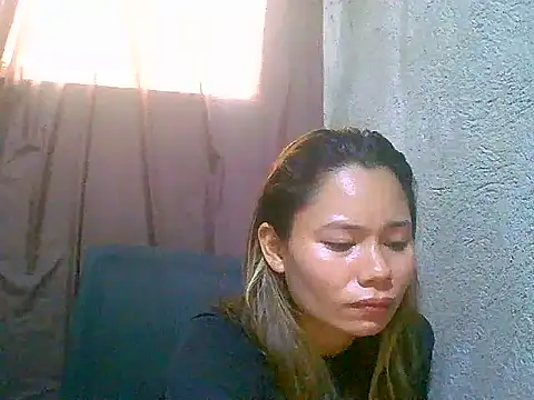 Snapshot of Sweeetgurll chatting on June 2, 2026, 3:28 am Sweeetgurll online show from June 2, 2026, 3:28 am