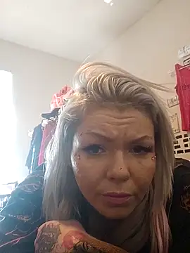 playboyequal online show from April 17, 2026, 4:21 pm